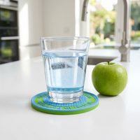 OA® Energizer unter einem Wasserglas in Anwendung